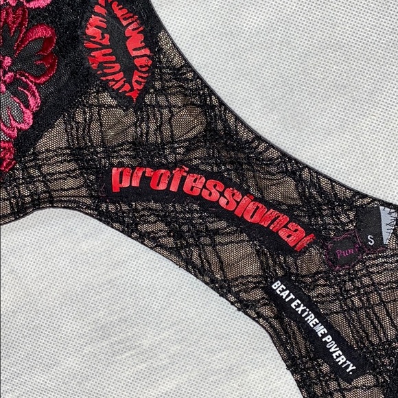 Upcycle Victoria’s Secret embroidered garter belt - Picture 4 of 8